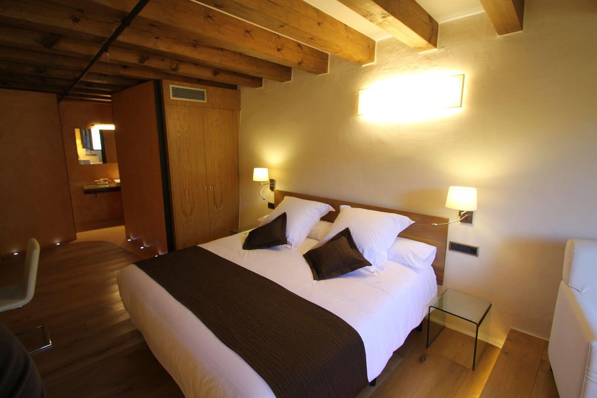 Hotel Can Cuch Cánoves Dış mekan fotoğraf